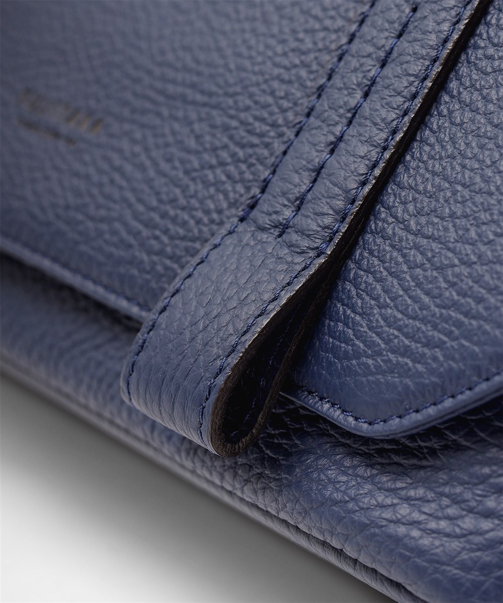 フジタカ アルタ かぶせ レザーショルダーバッグ B5