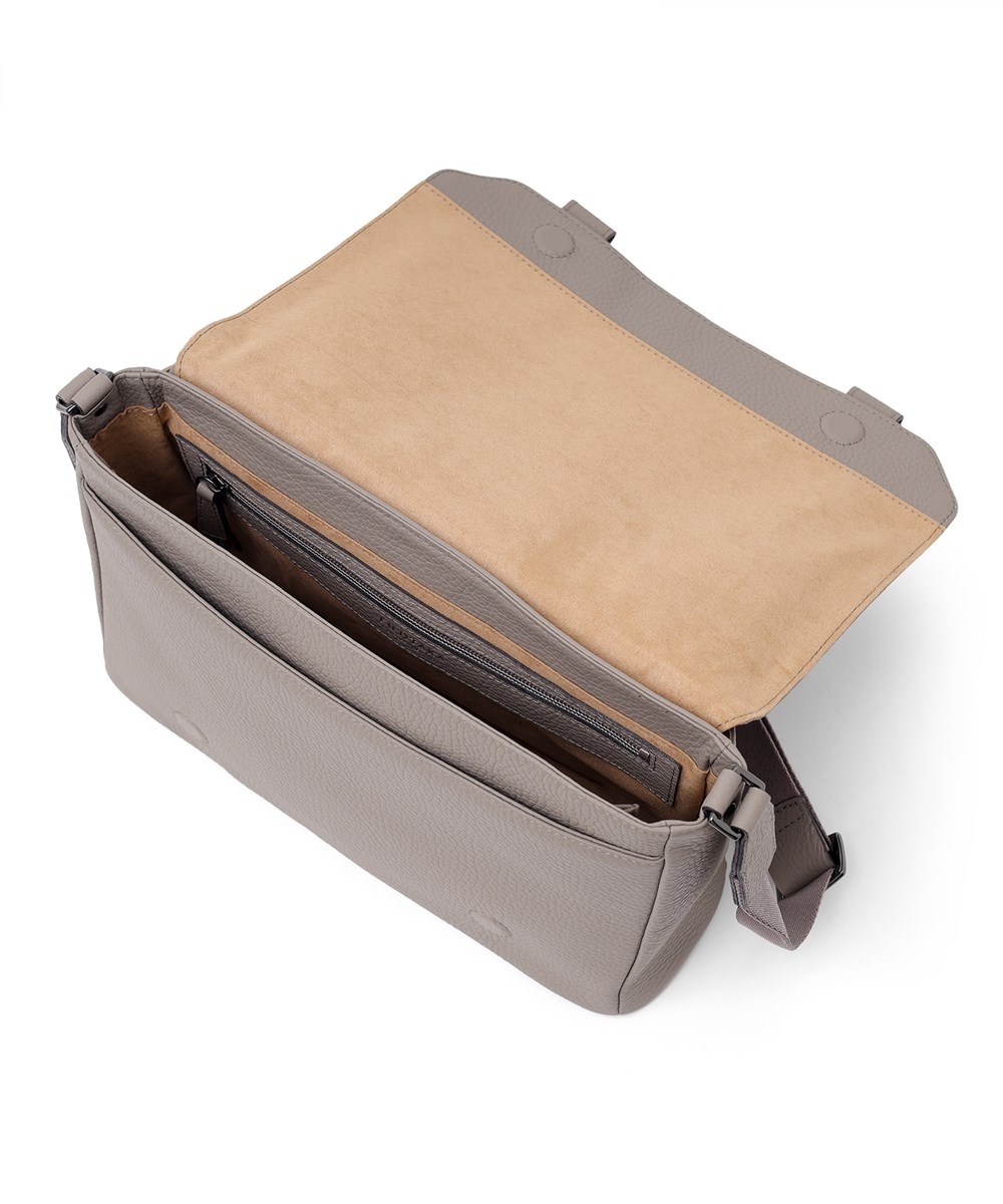 フジタカ アルタ かぶせ レザーショルダーバッグ B5