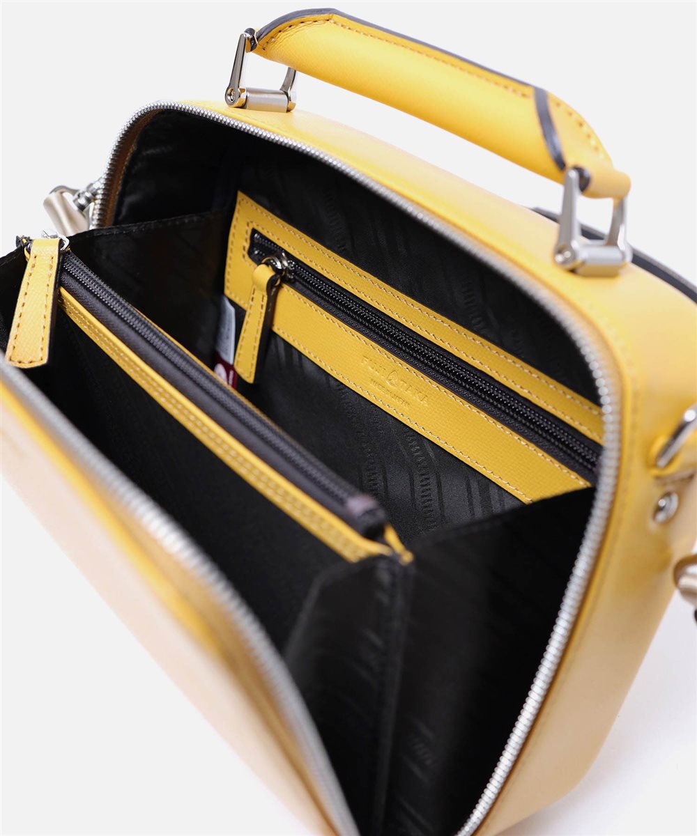 フジタカ オーブ レザーショルダーバッグ 手付き