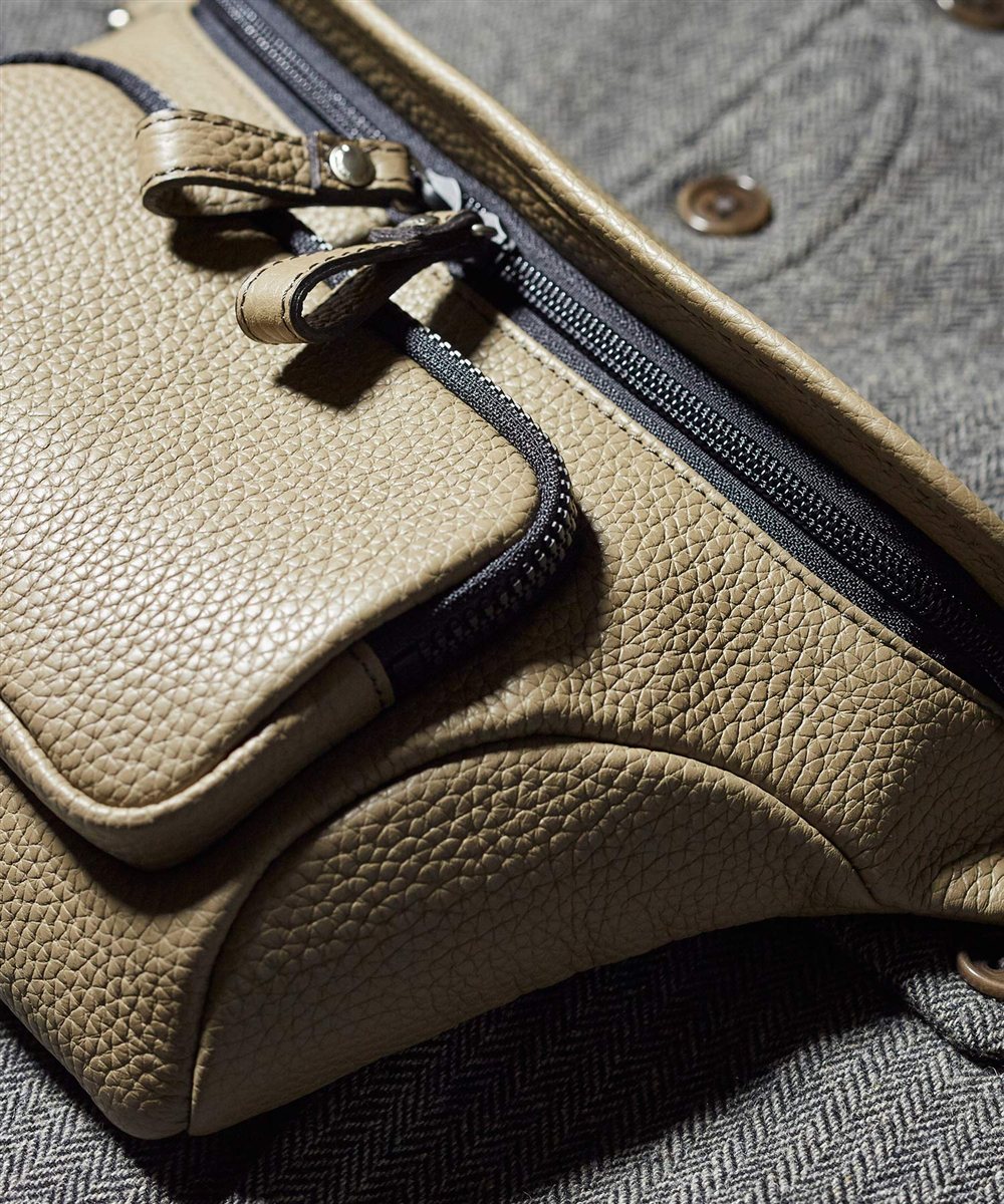 フジタカ ミーツ HIROSHI SEO 旅に最高なヨコ型 ウエストバッグ