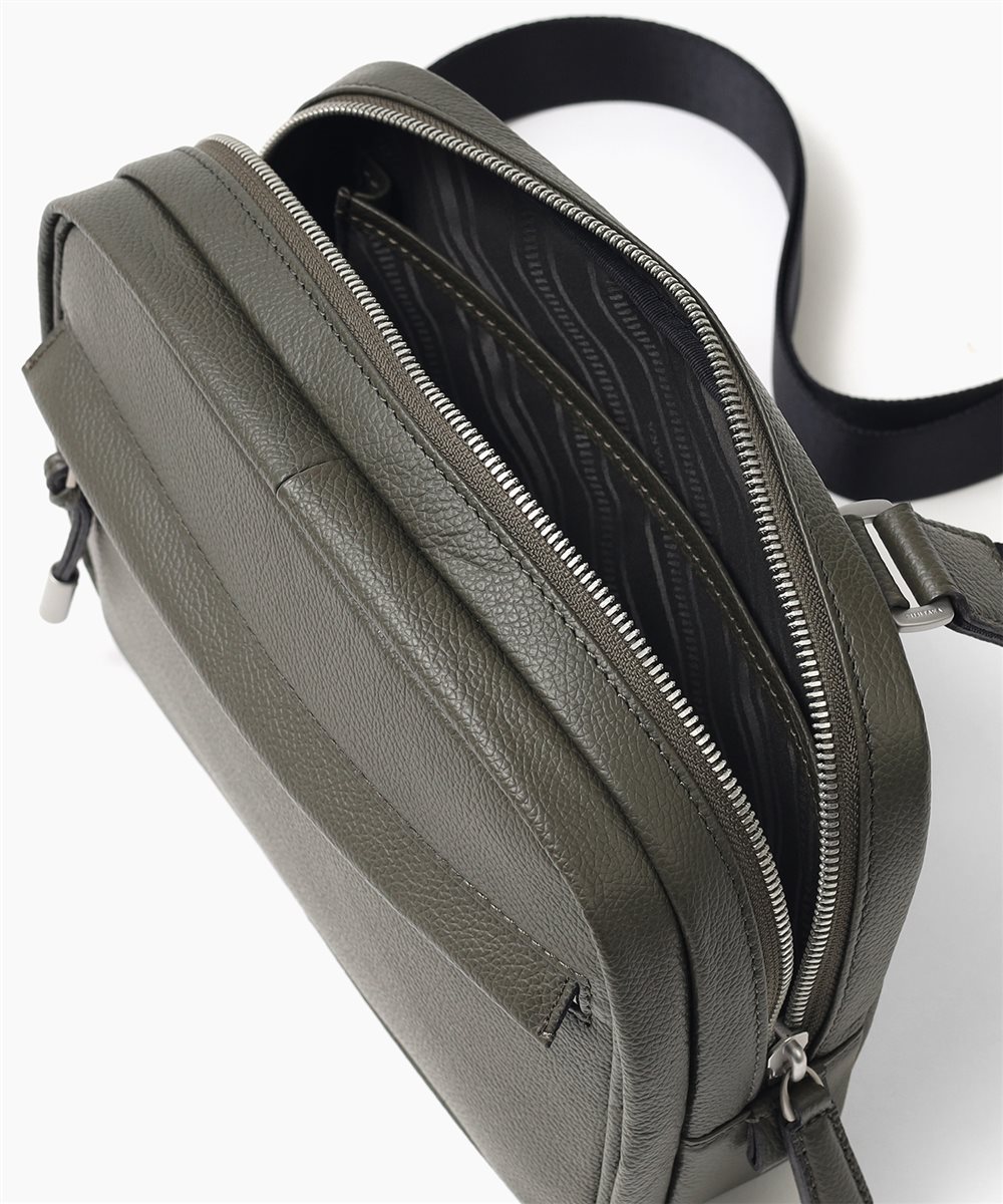 フジタカ パケット コンパクト レザースリングバッグ