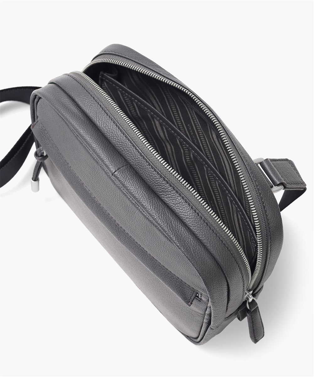 フジタカ パケット コンパクト レザースリングバッグ