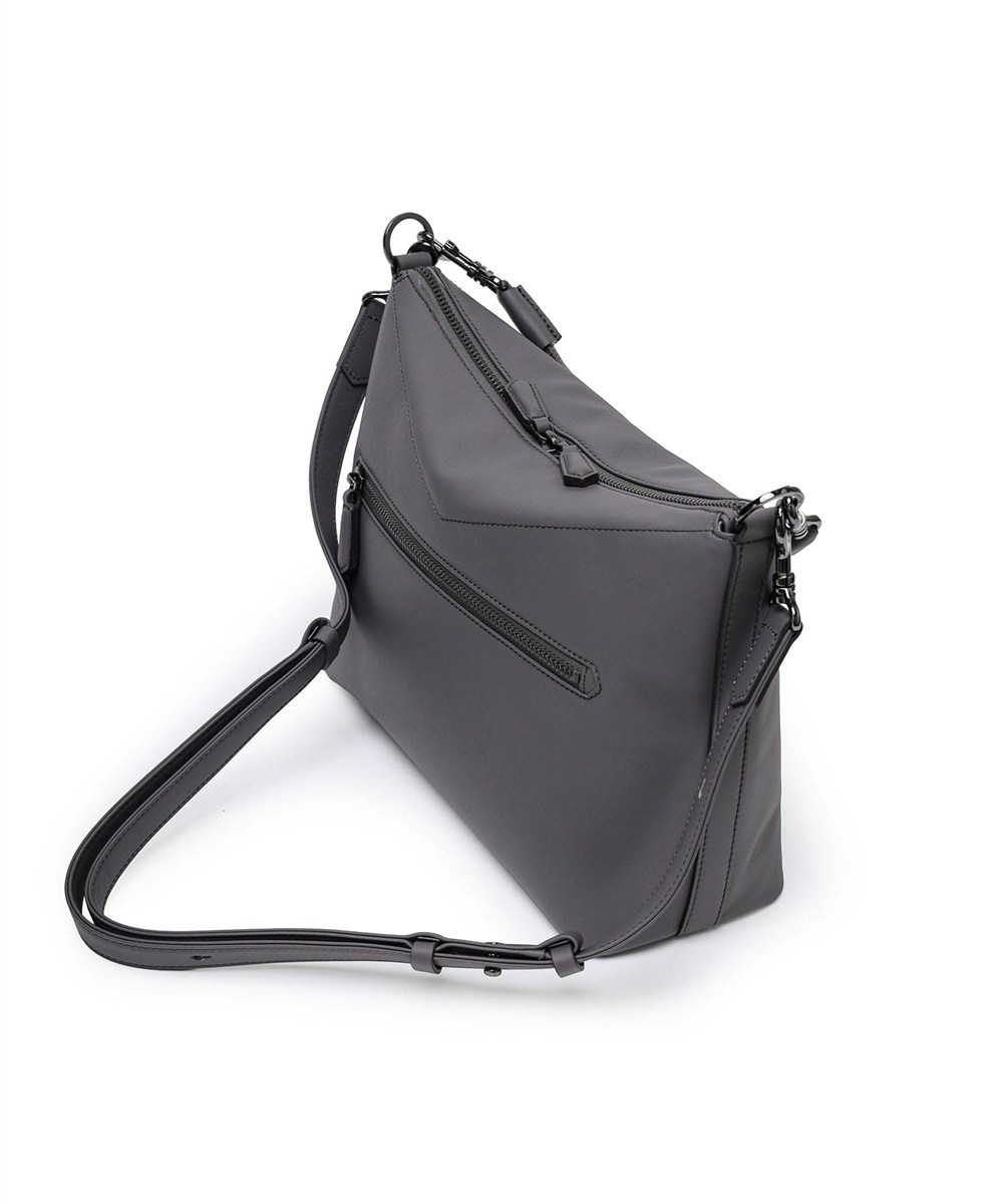 フジタカ トレッソ レザーショルダーバッグ B5