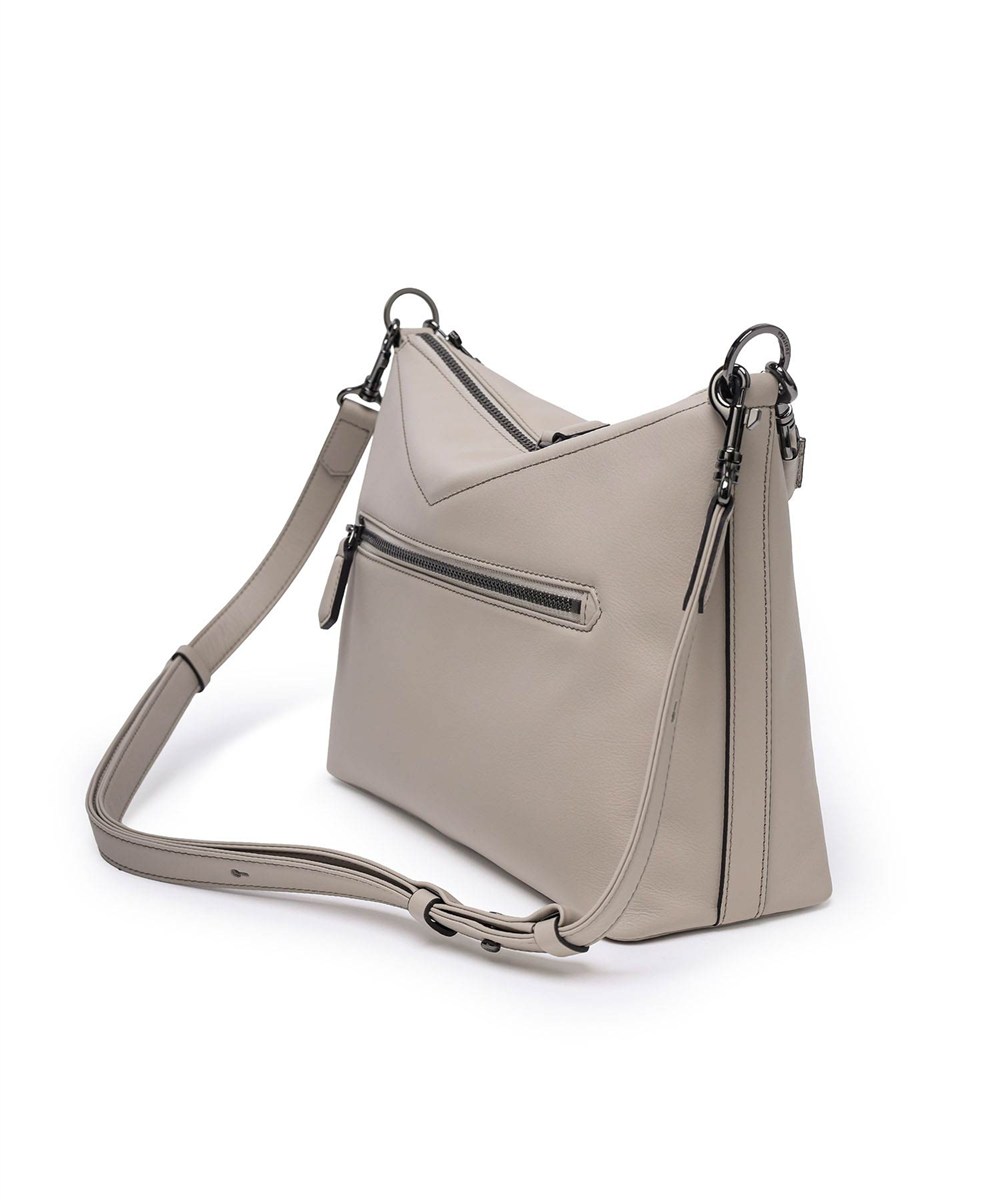 フジタカ トレッソ レザーショルダーバッグ B5