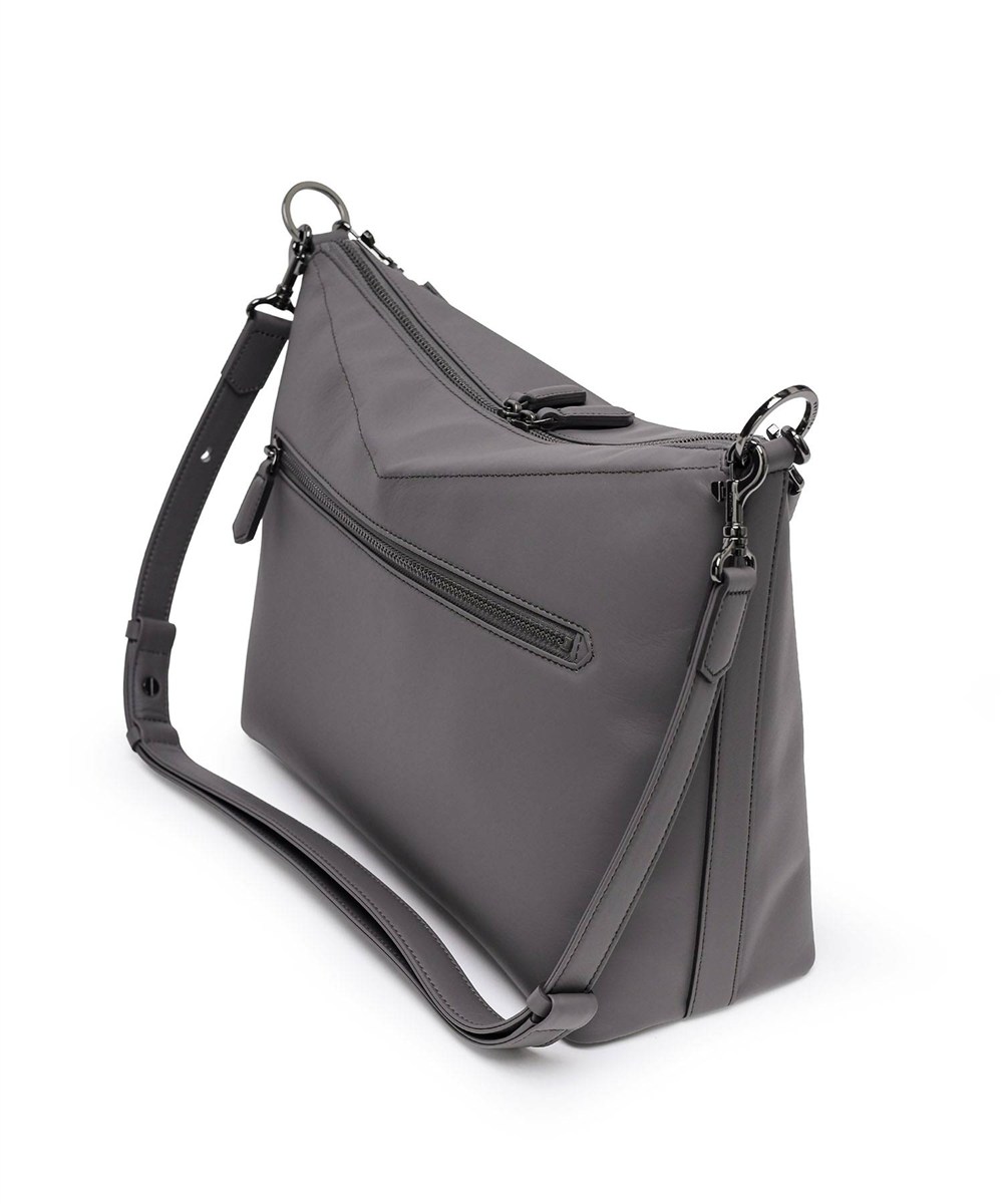 フジタカ トレッソ レザーショルダーバッグ A4