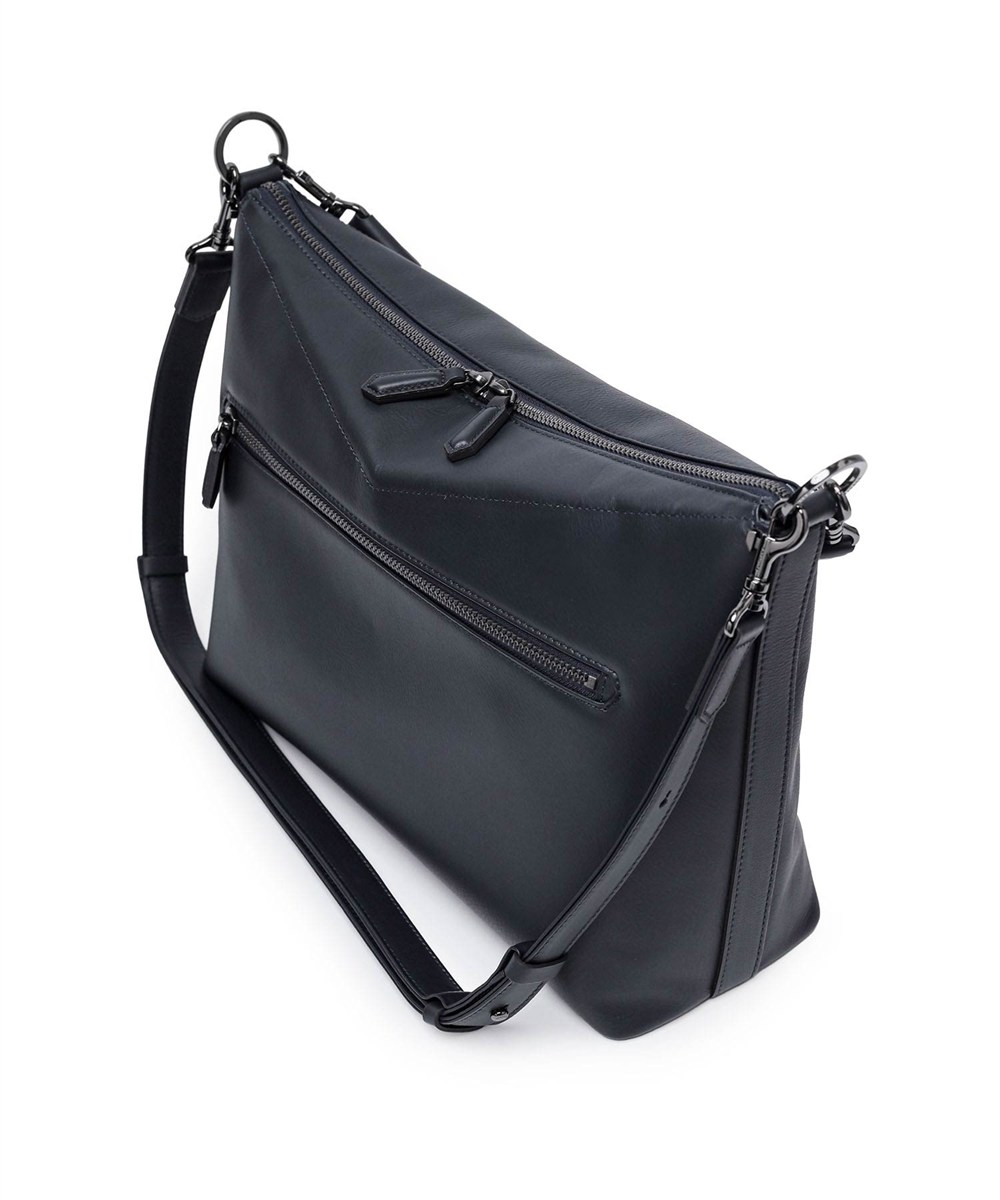 フジタカ トレッソ レザーショルダーバッグ A4