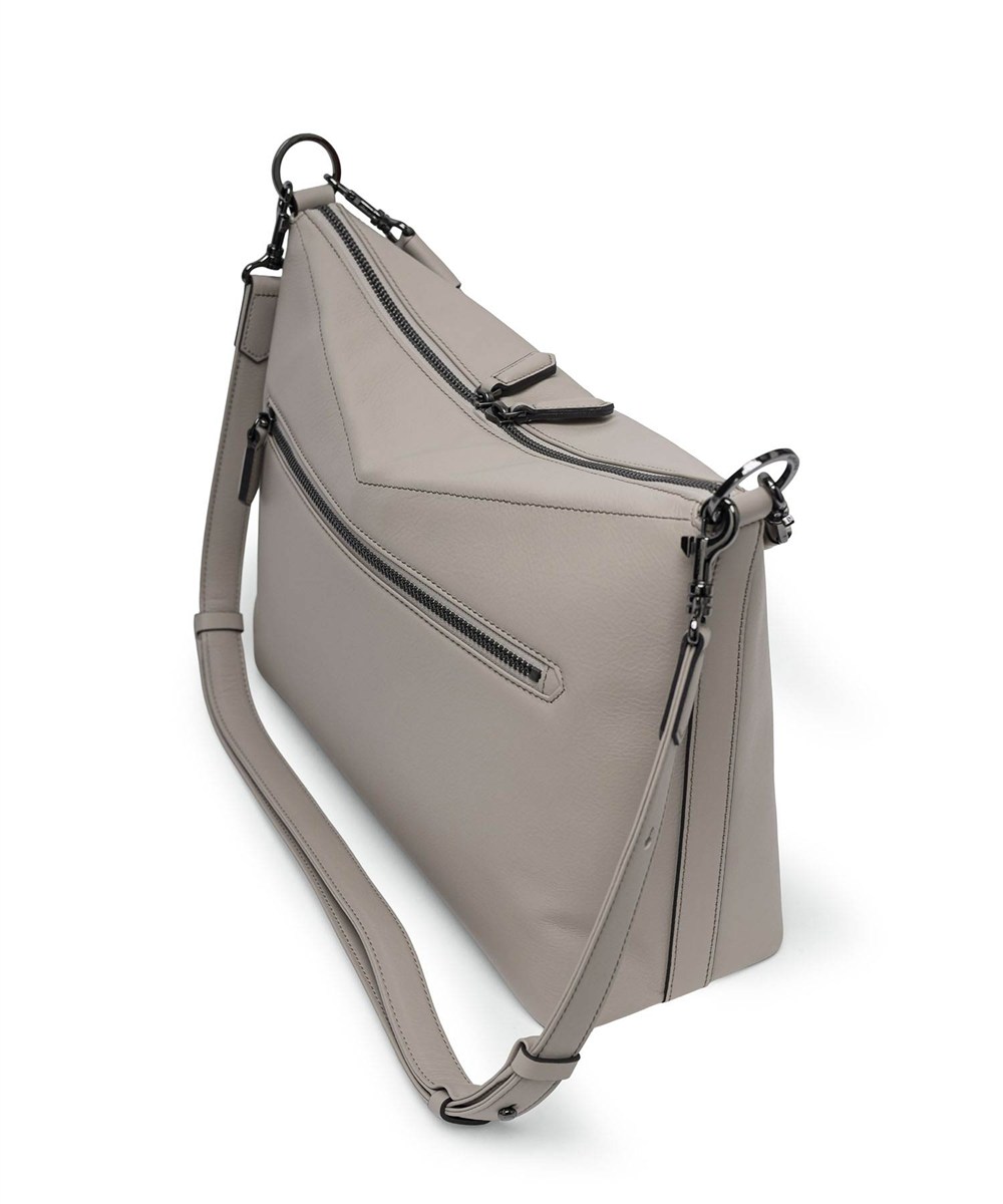 フジタカ トレッソ レザーショルダーバッグ A4