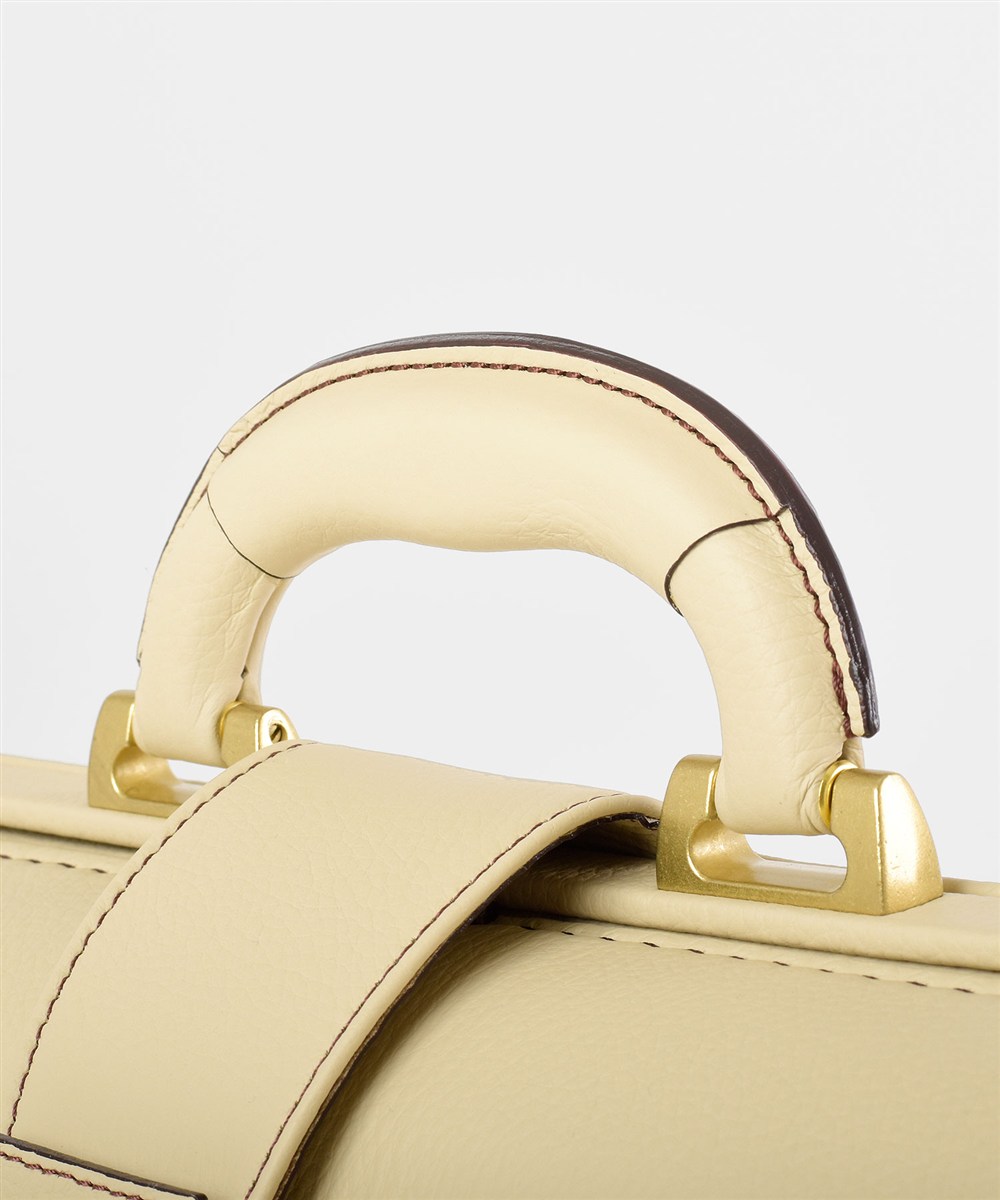 フジタカ ダレス ダレスバッグ A4