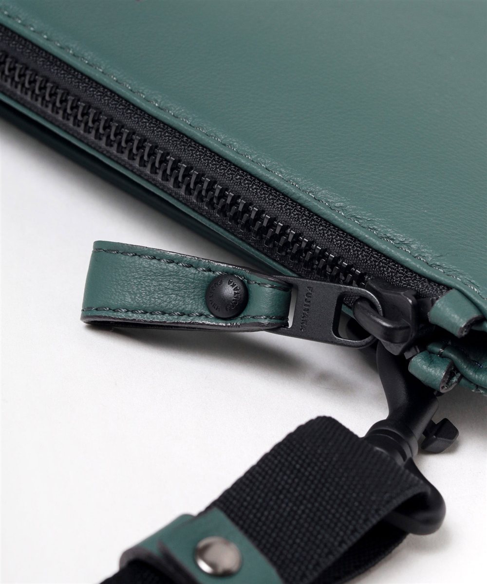 フジタカ ロカス レザーショルダーバッグ