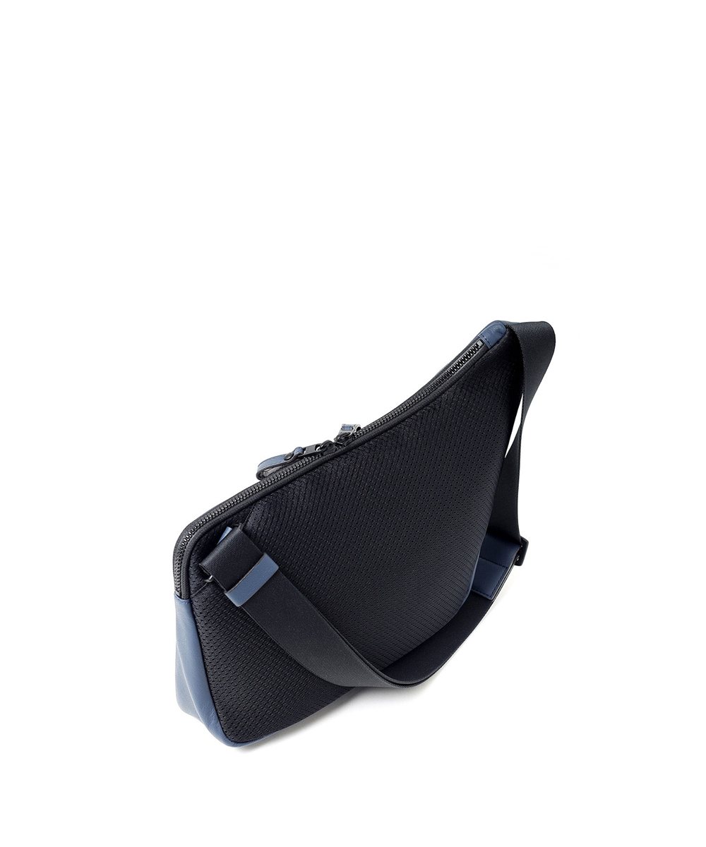 フジタカ ロカス レザーショルダーバッグ