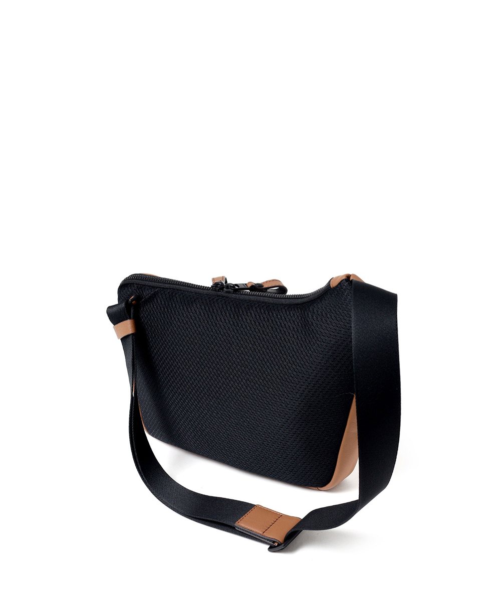 フジタカ ロカス レザーショルダーバッグ