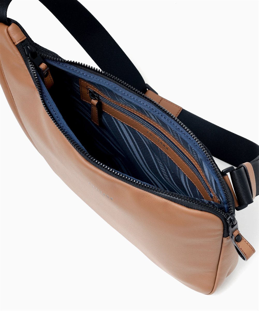 フジタカ ロカス レザーショルダーバッグ