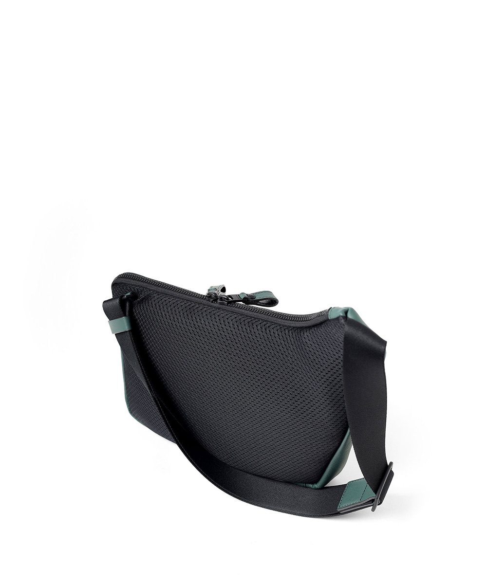 フジタカ ロカス レザーショルダーバッグ