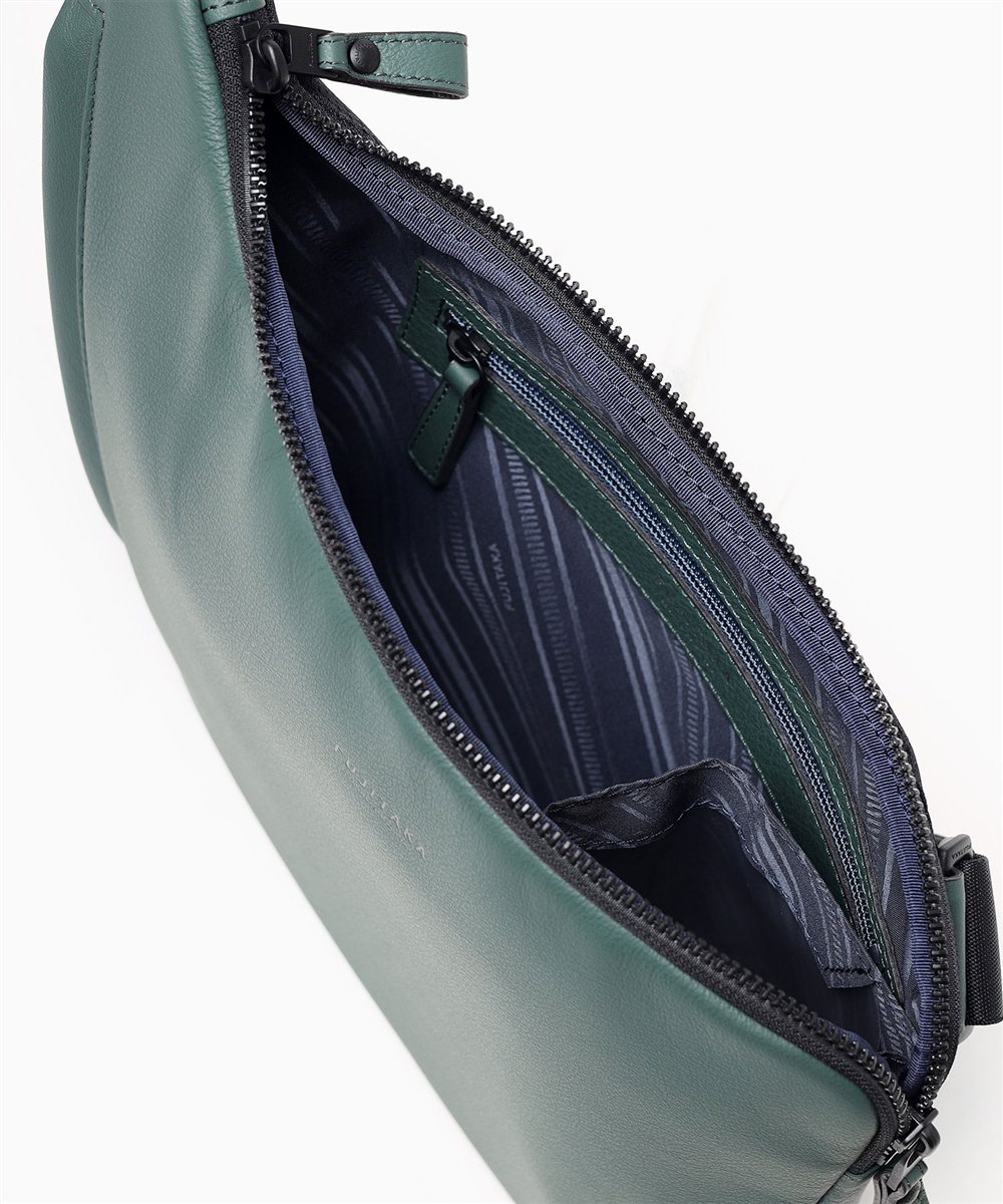 フジタカ ロカス レザーショルダーバッグ