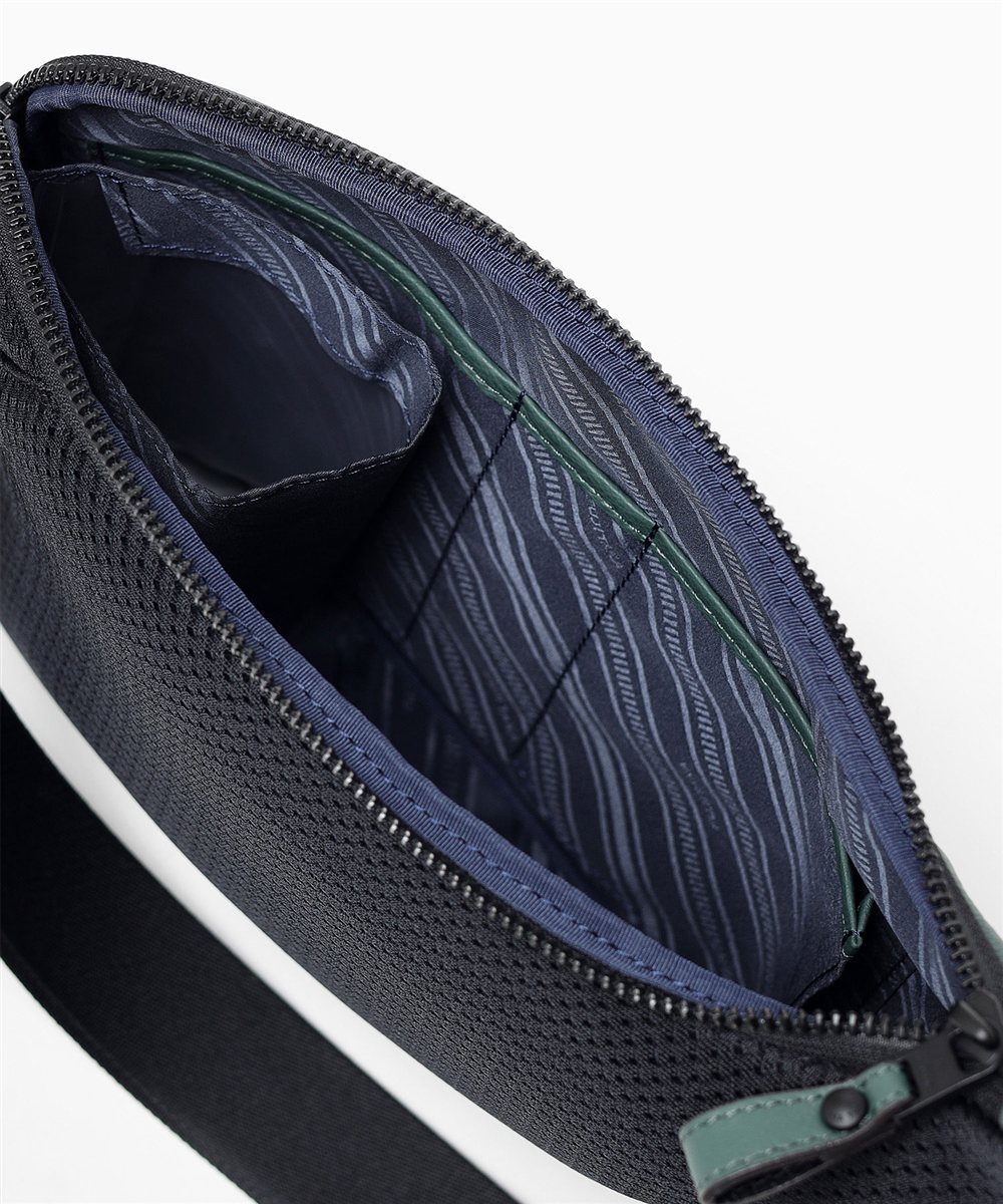 フジタカ ロカス レザーショルダーバッグ