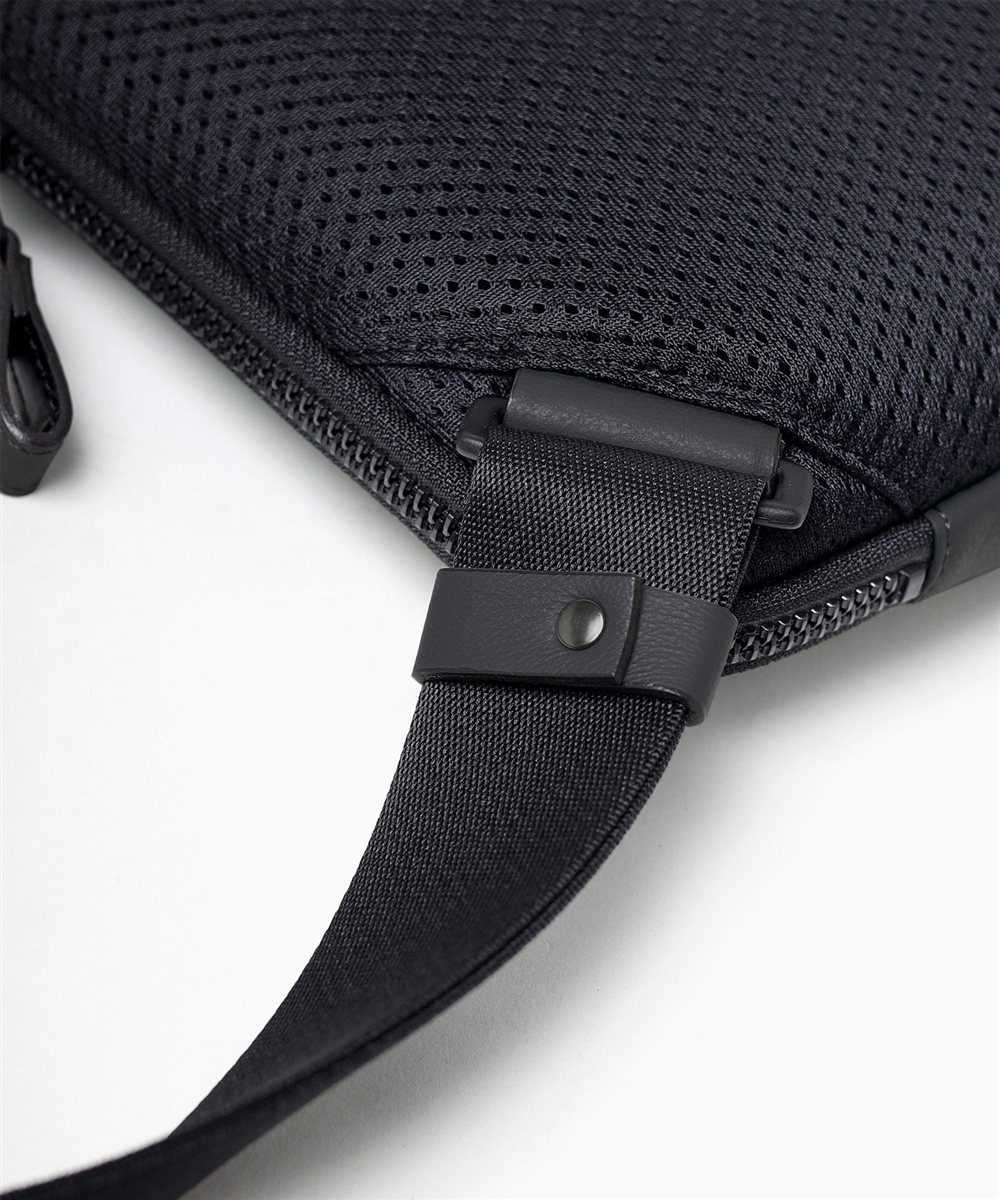 フジタカ ロカス レザーショルダーバッグ