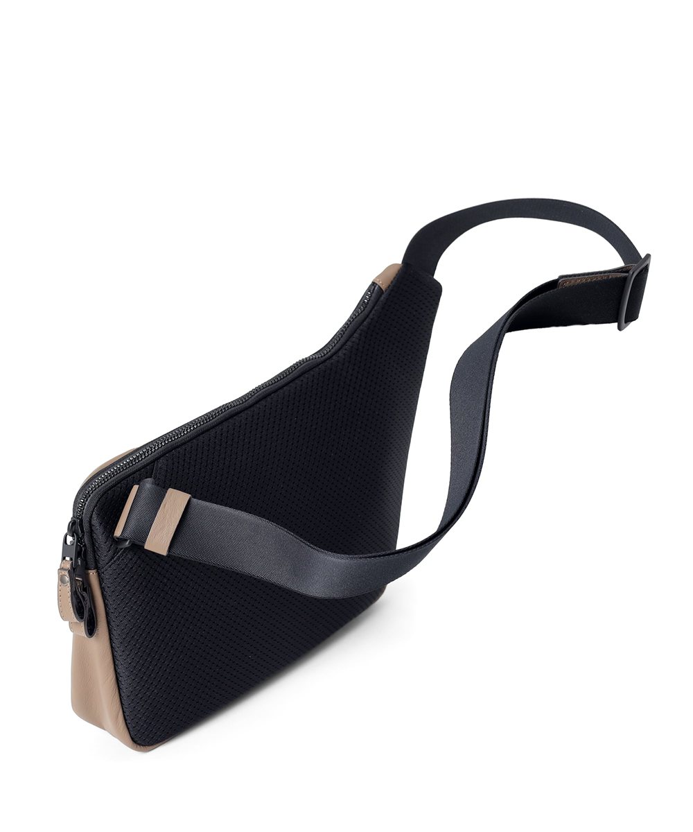 フジタカ ロカス レザーショルダーバッグ