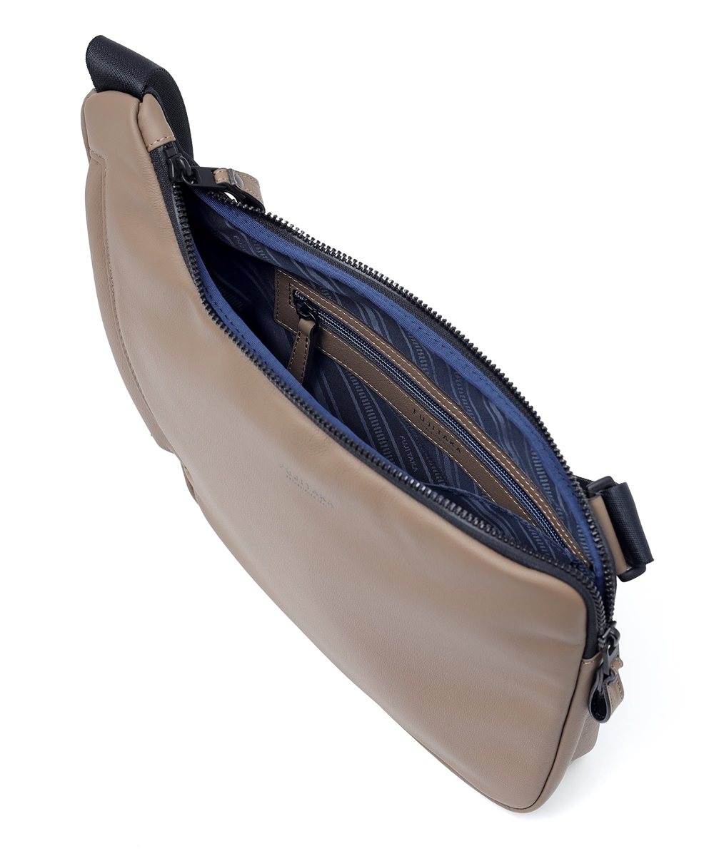 フジタカ ロカス レザーショルダーバッグ