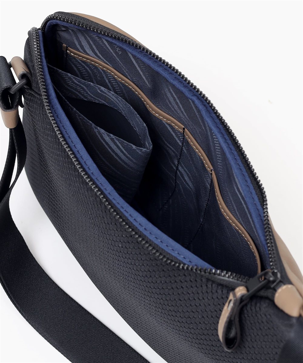 フジタカ ロカス レザーショルダーバッグ