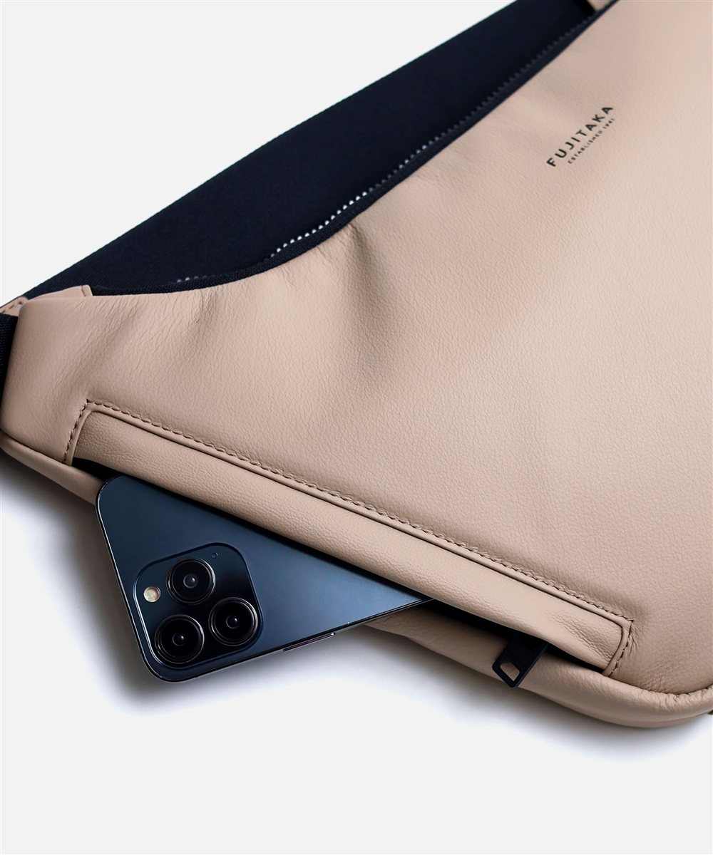 フジタカ ロカス レザーショルダーバッグ