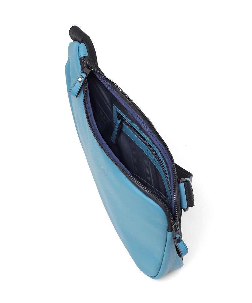 フジタカ ロカス レザーショルダーバッグ