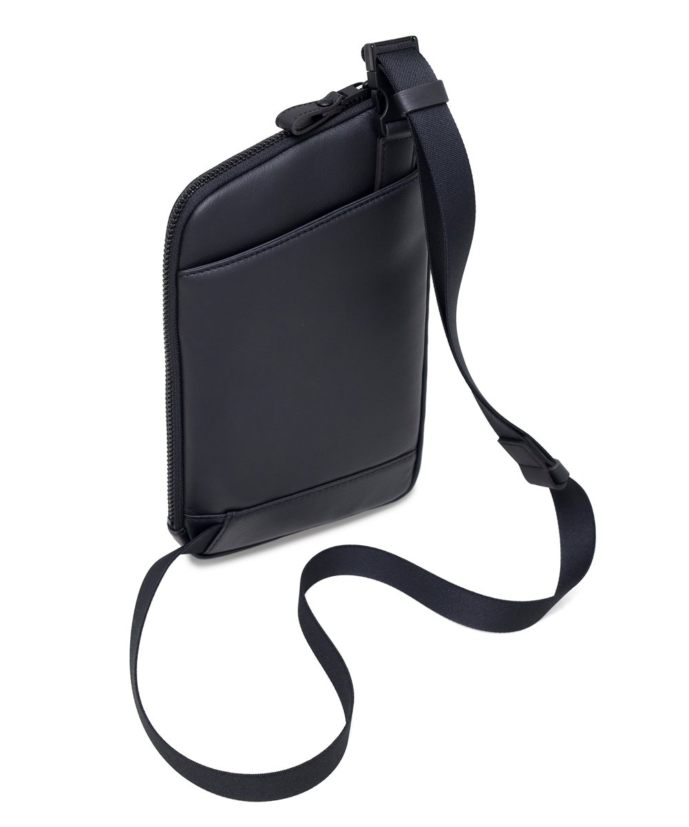 フジタカ ロカス レザーワンショルダーバッグ