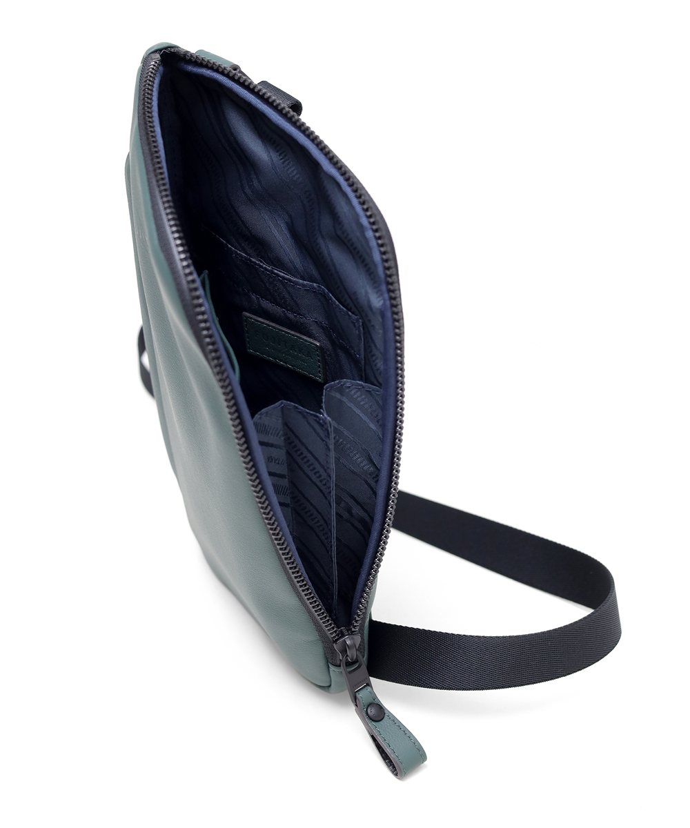 フジタカ ロカス レザーワンショルダーバッグ