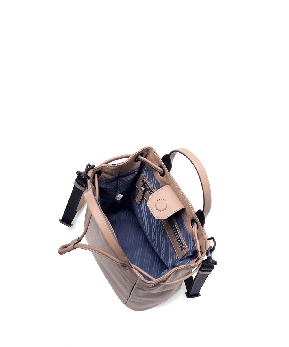 フジタカ ロカス レザー巾着ショルダーバッグ