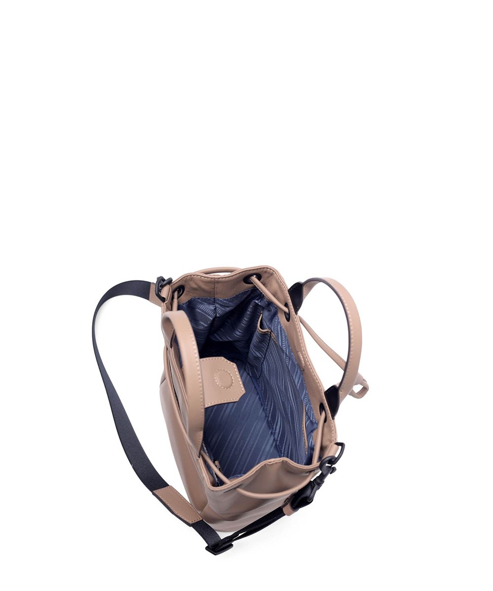 フジタカ ロカス レザー巾着ショルダーバッグ