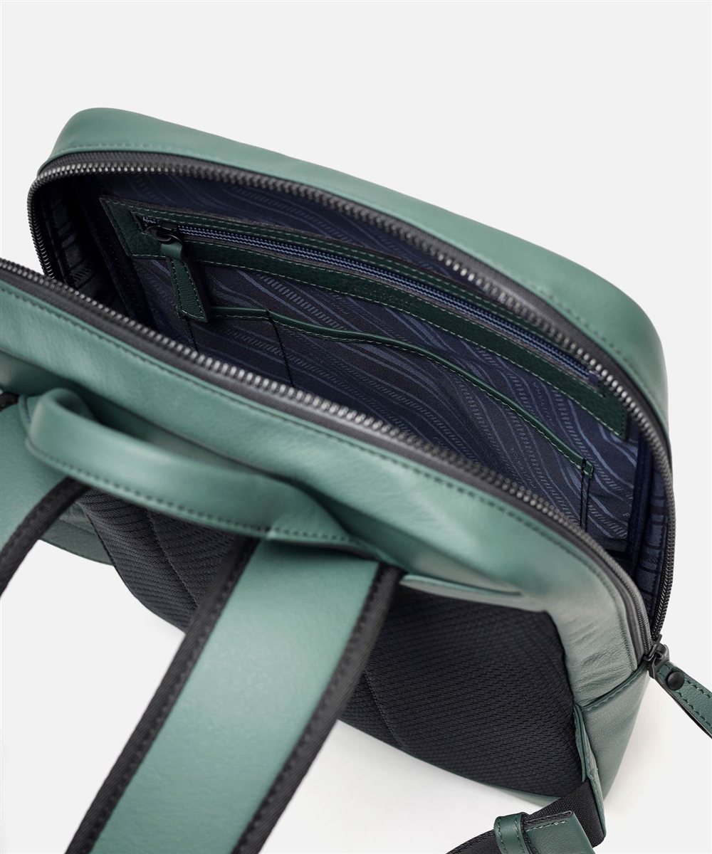 フジタカ ロカス レザーリュック A4 薄マチ