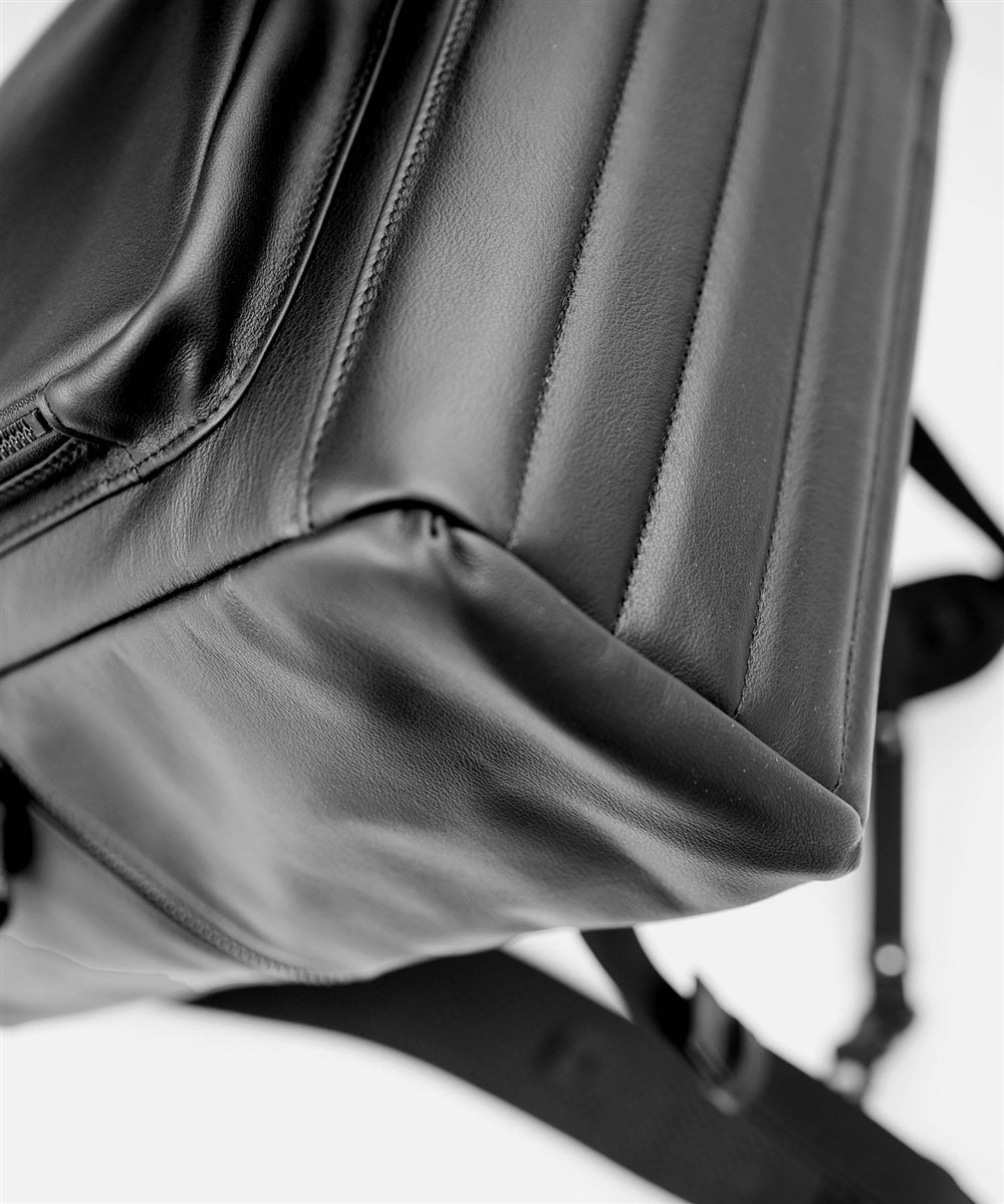 フジタカ ロカス レザートラベルリュック