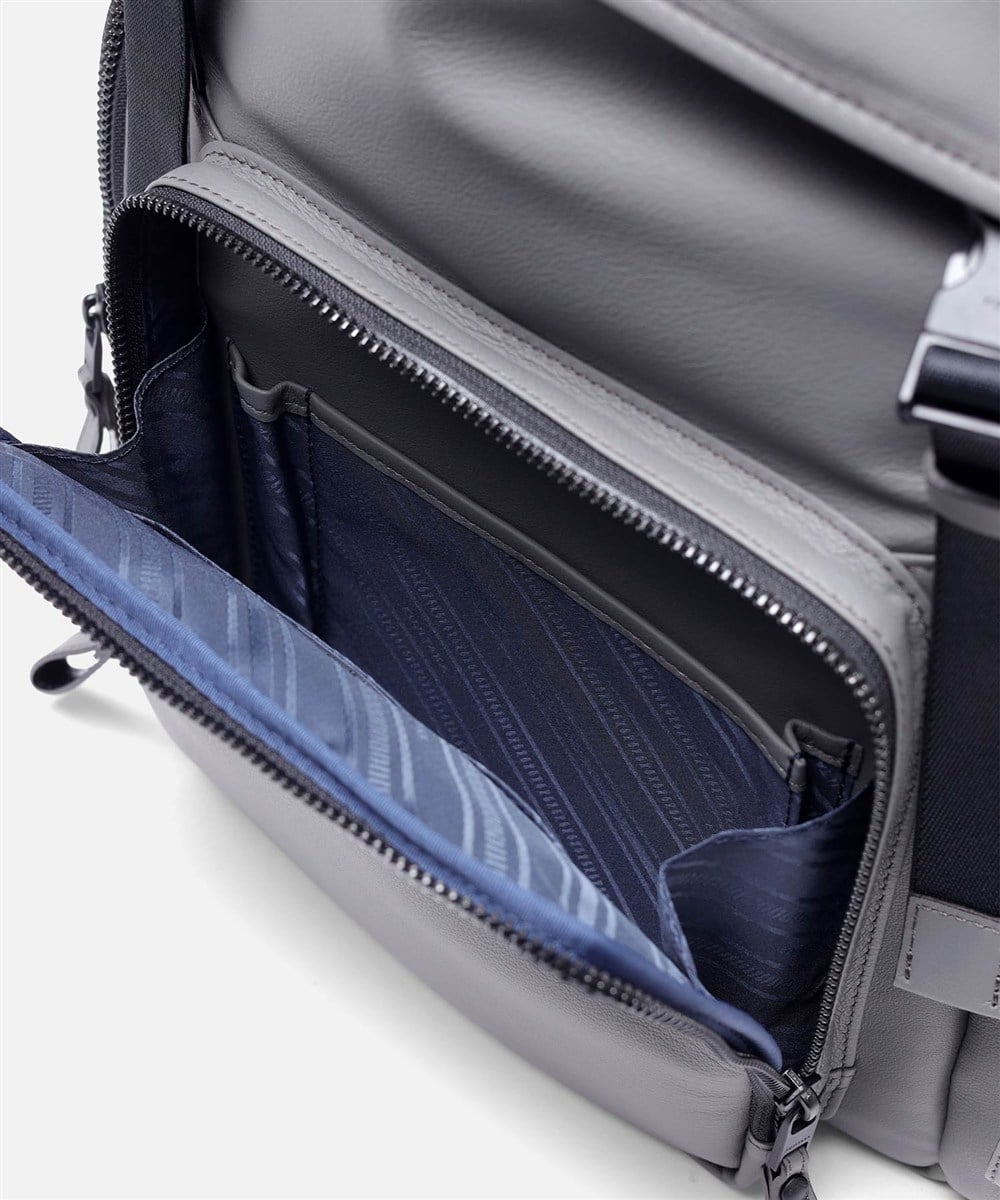 フジタカ ロカス レザーリュック