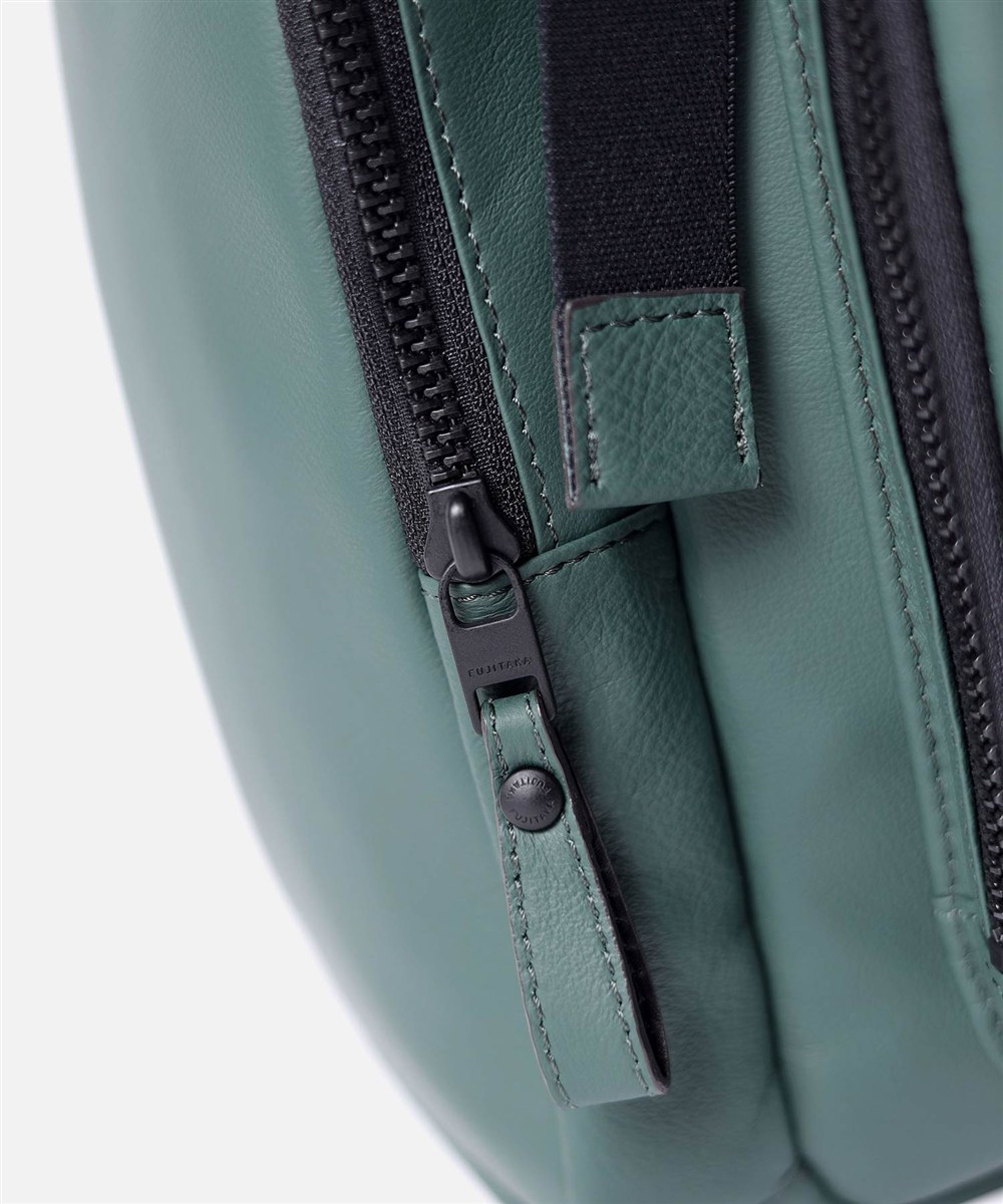 フジタカ ロカス レザーリュック