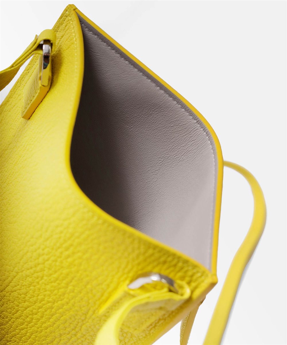 フジタカ シェーブル ゴートレザー スマホショルダーバッグ