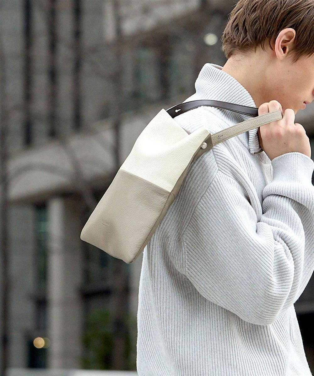 フジタカ シーム レザーマルチバッグ B5