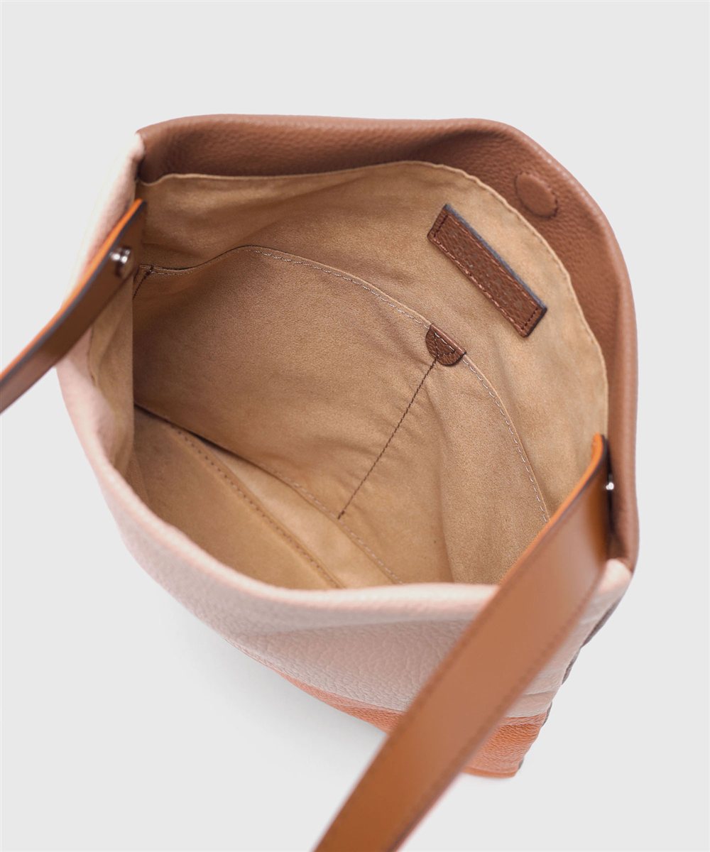 フジタカ シーム レザーマルチバッグ B5