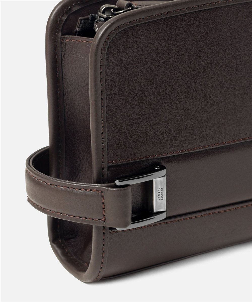 タケオキクチ ボルトン レザーメンズポーチ 24cm