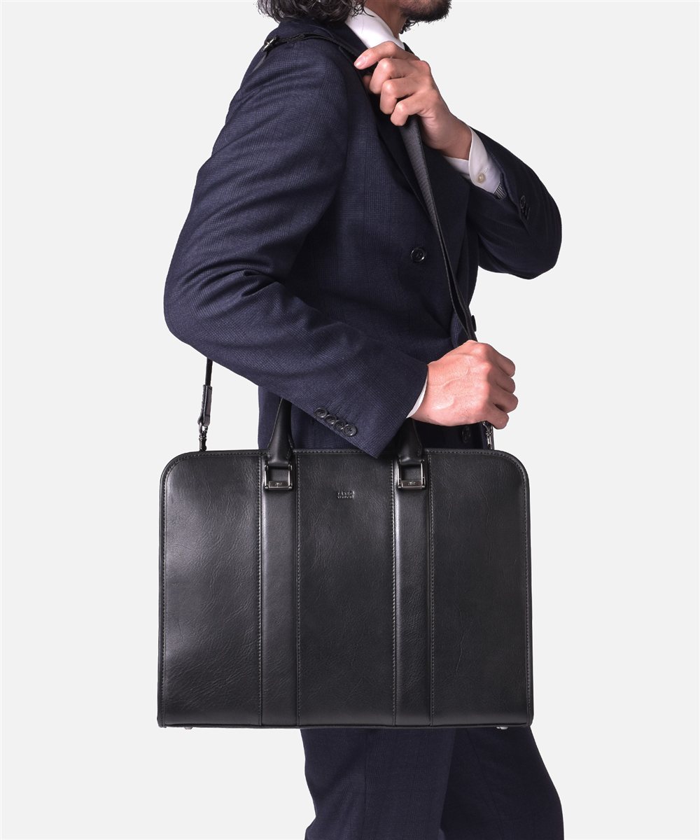 タケオキクチ ボルトン レザービジネスバッグ A4