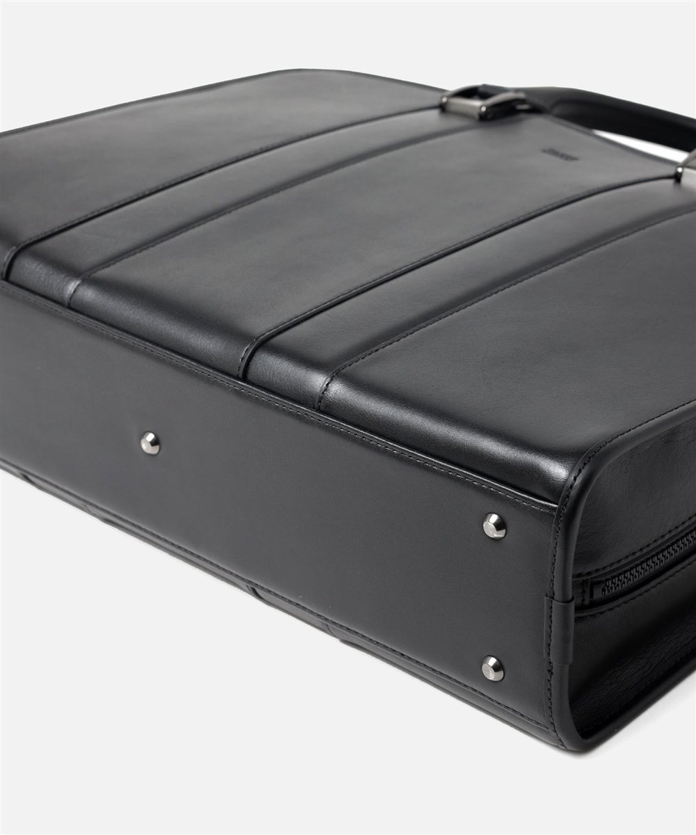 タケオキクチ ボルトン レザービジネスバッグ B4