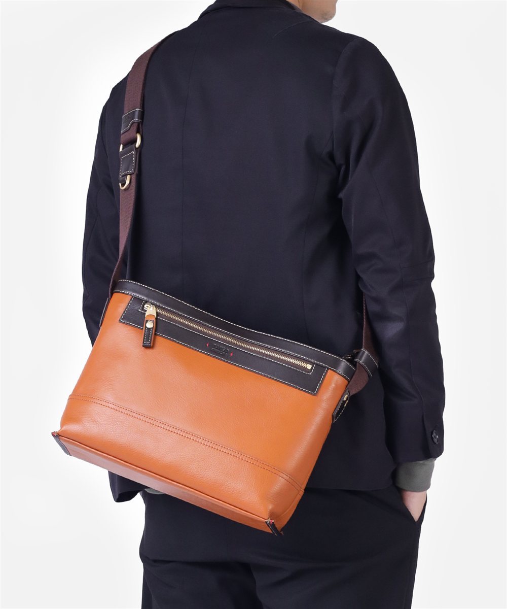 タケオキクチ マンチェスター レザーショルダーバッグ B5