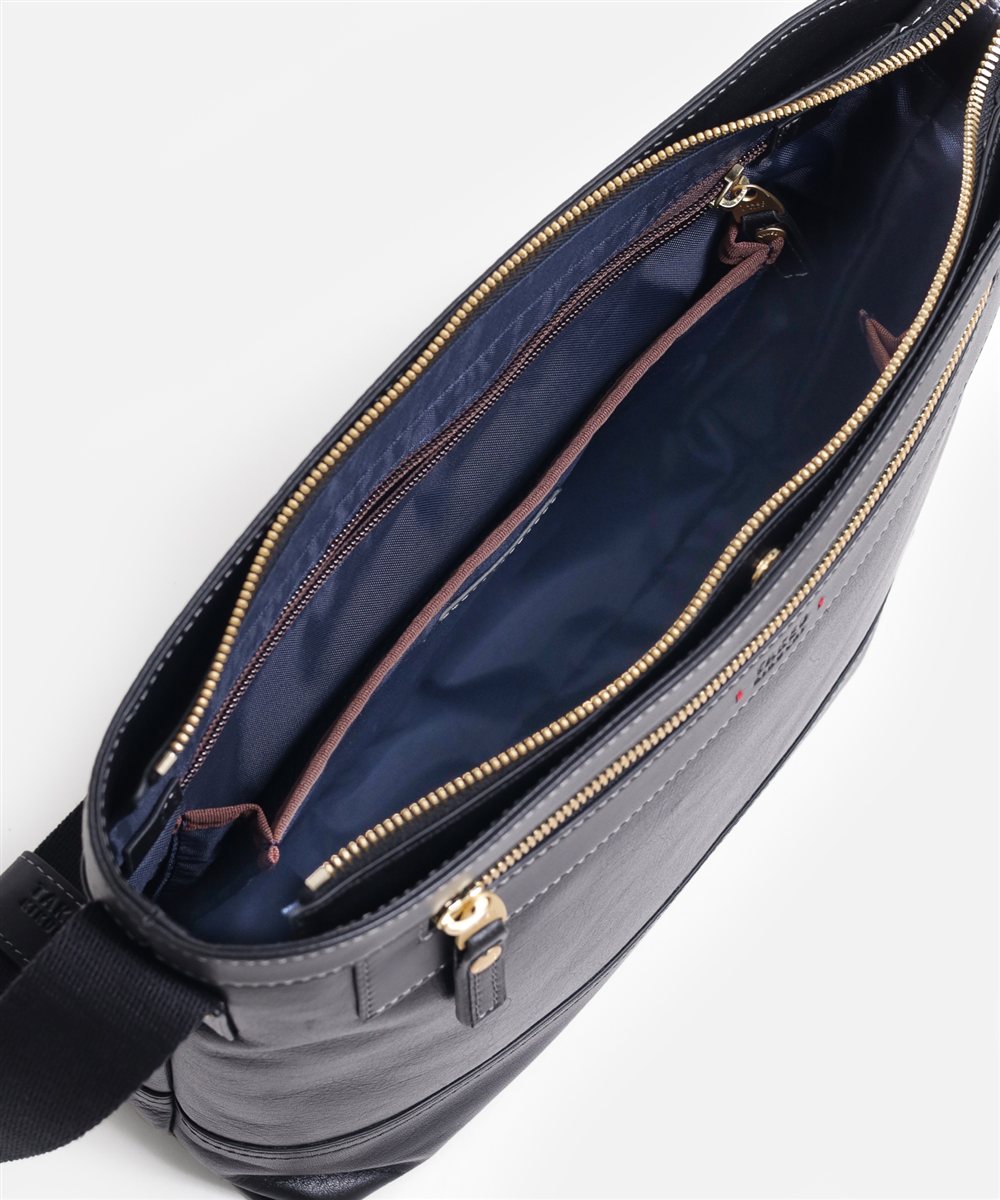 タケオキクチ マンチェスター レザーショルダーバッグ B5