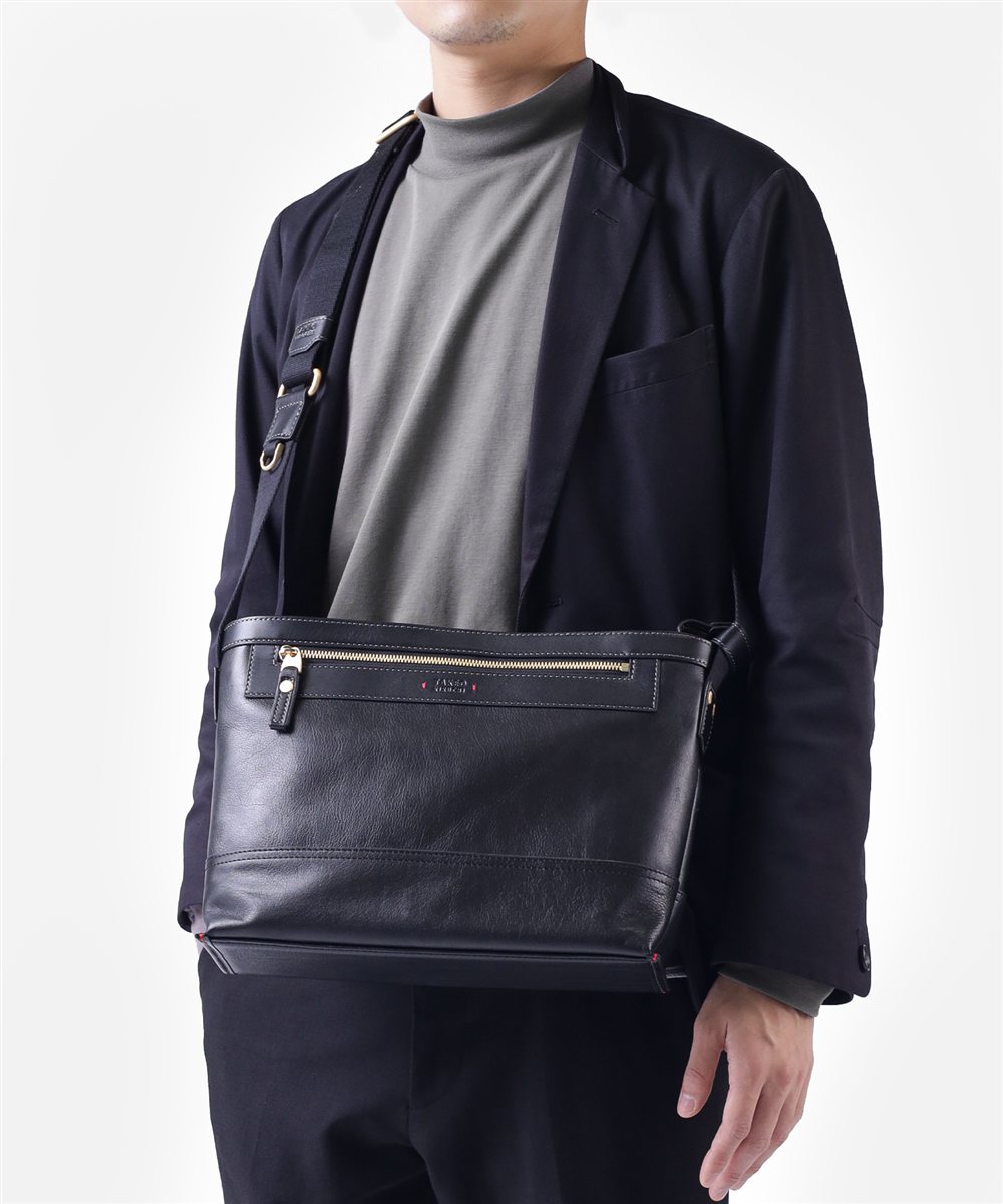 タケオキクチ マンチェスター レザーショルダーバッグ B5