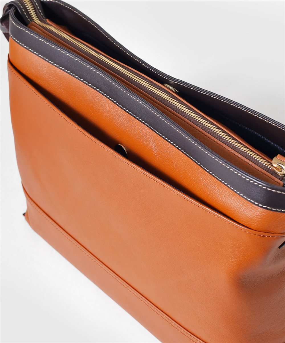 タケオキクチ マンチェスター レザーショルダーバッグ A4