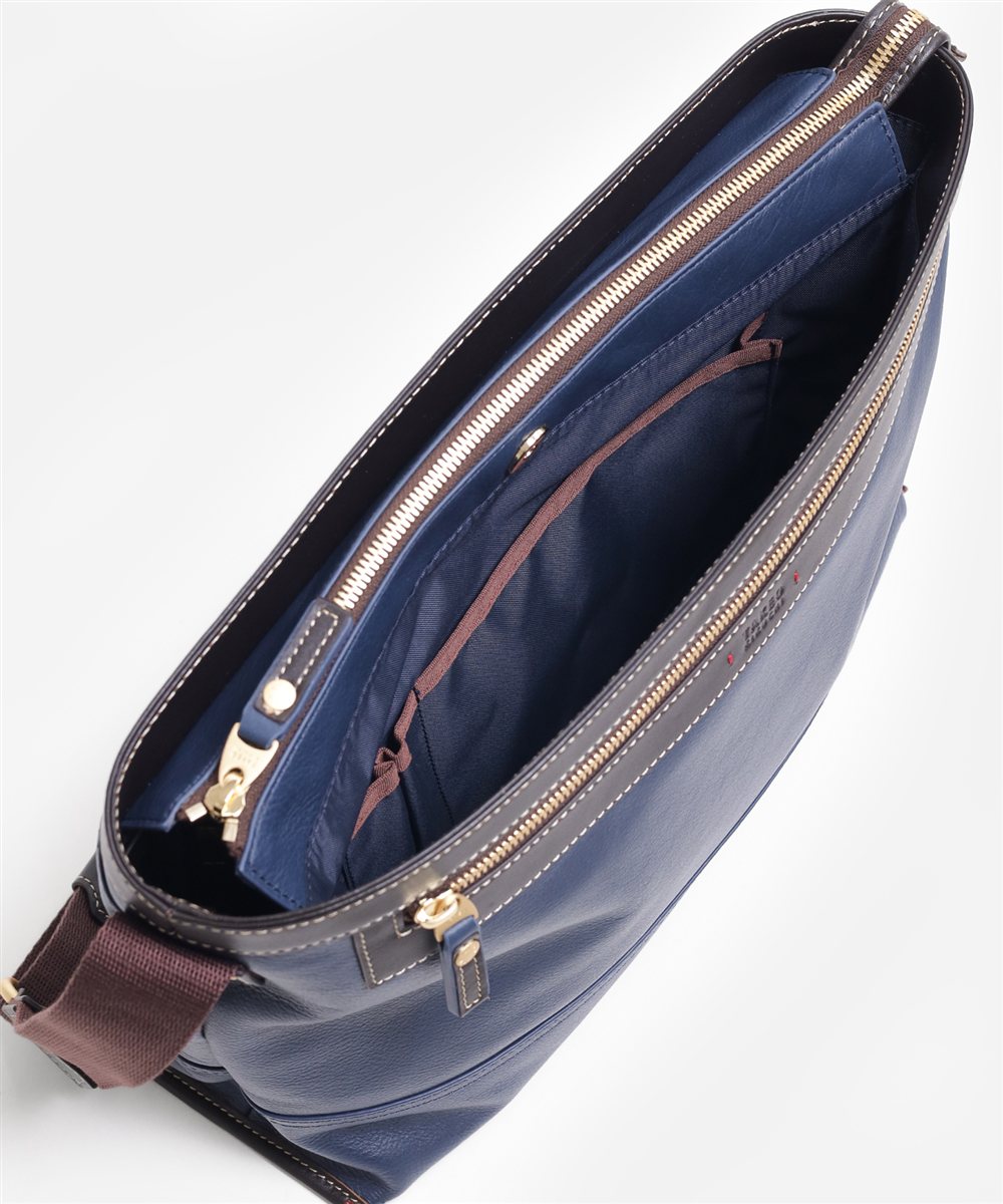 タケオキクチ マンチェスター レザーショルダーバッグ A4