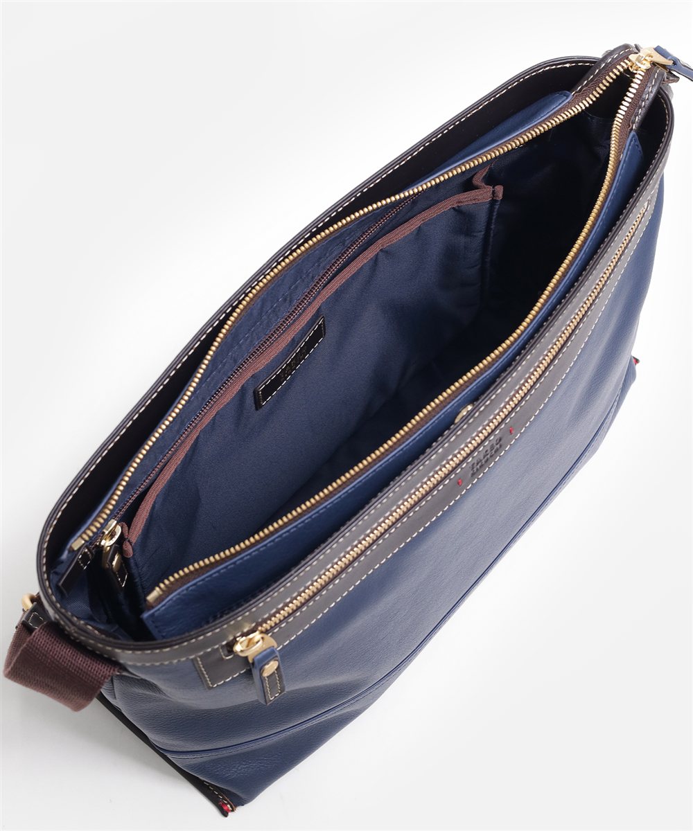 タケオキクチ マンチェスター レザーショルダーバッグ A4