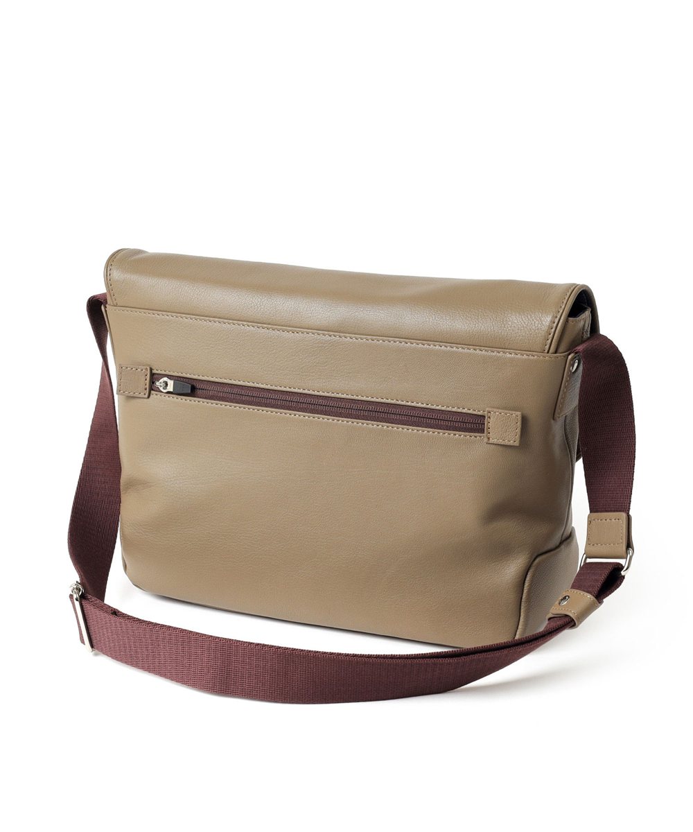 タケオキクチ フィル レザーショルダーバッグ B5