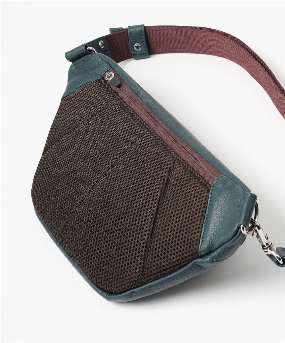 タケオキクチ フィル レザーワンショルダーバッグ