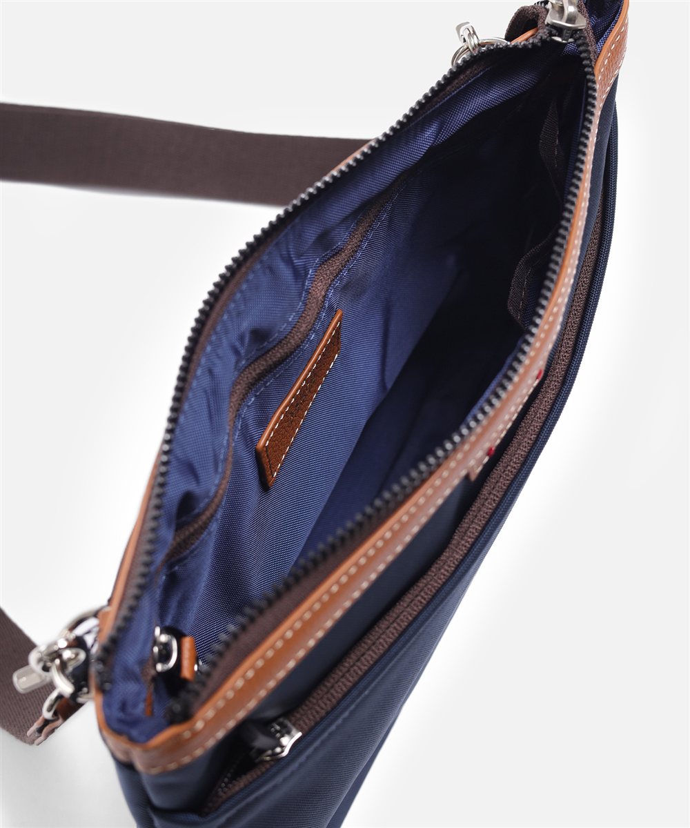 タケオキクチ マーカス  クラッチ 兼 サコッシュ