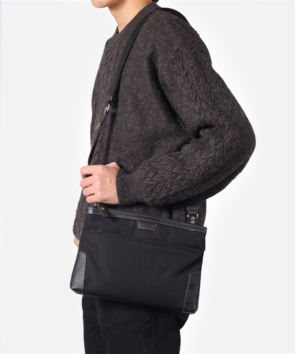 タケオキクチ マーカス  クラッチ 兼 サコッシュ