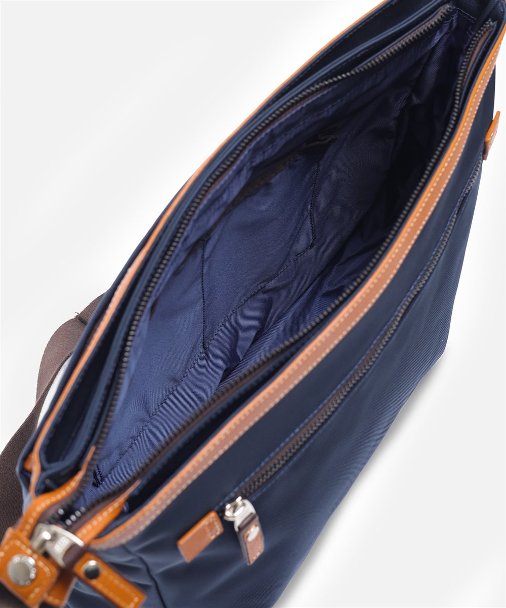 タケオキクチ マーカス ショルダーバッグ A4